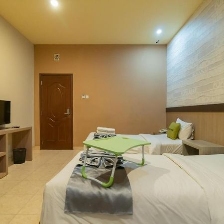 Urbanview Hotel Best Skip Palembang Luaran gambar